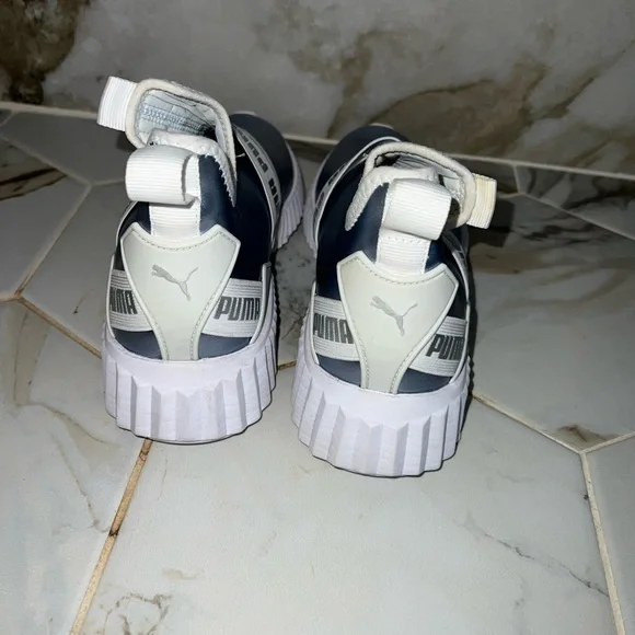 Puma Metallic Sneakers | Size: 7 - Picture 4 of 7